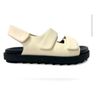 Nwot Design lab sandals size 8 cream and black